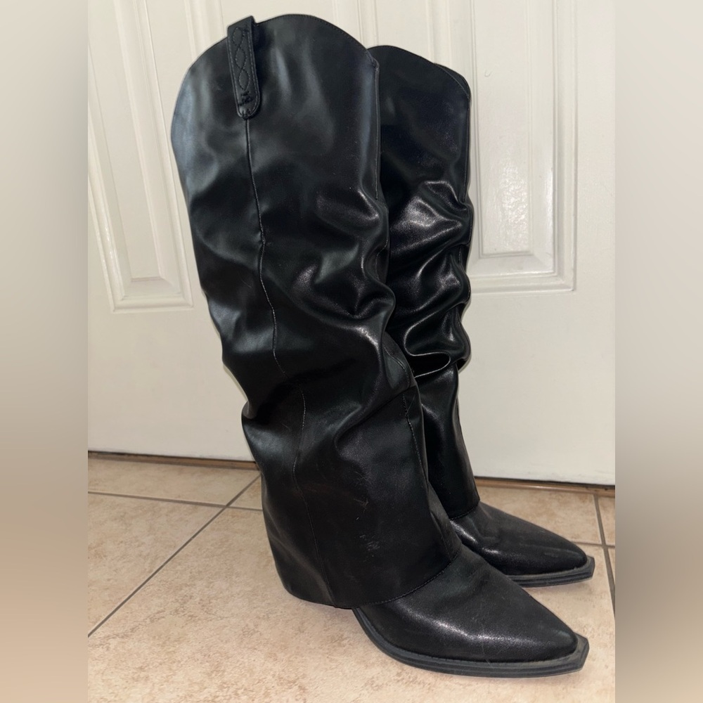 Crown Vintage Black Fold over Boots - Picture 2 of 13